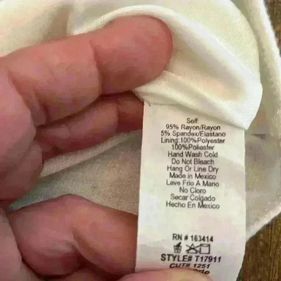 Bundle of Two Sleeveless Bodysuits Size Large - Picture 4 of 9